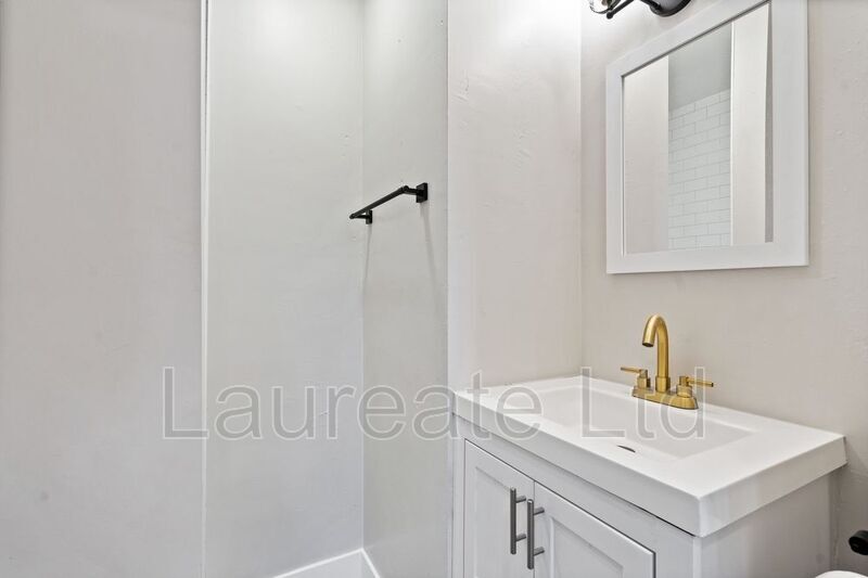 Building Photo - 252 Lincoln St