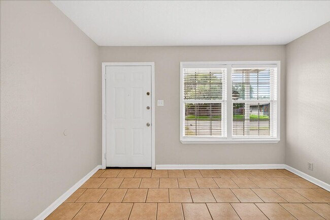 Building Photo - 929 Ashland Dr