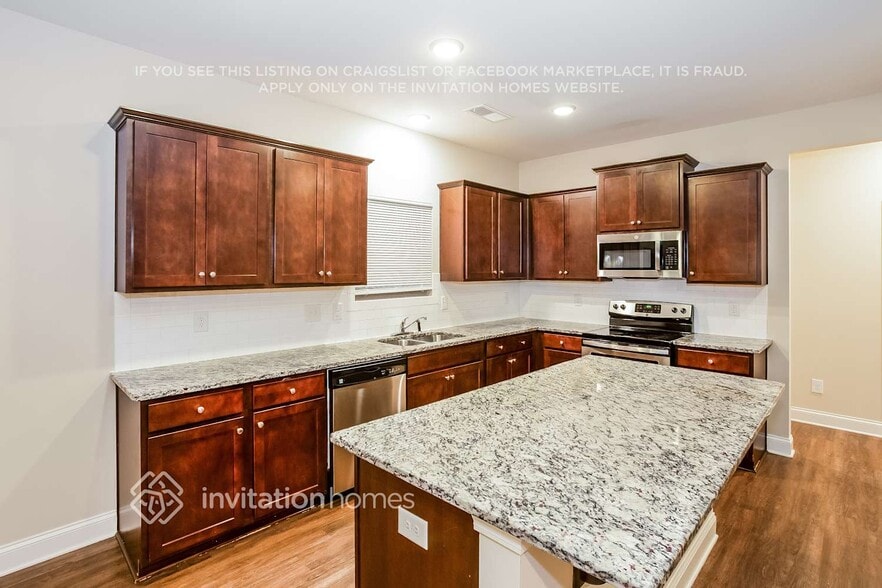 Building Photo - 5386 Roberta Crossing Dr