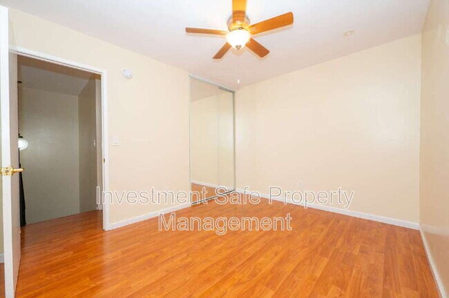 Building Photo - 1453 Melrose Ave