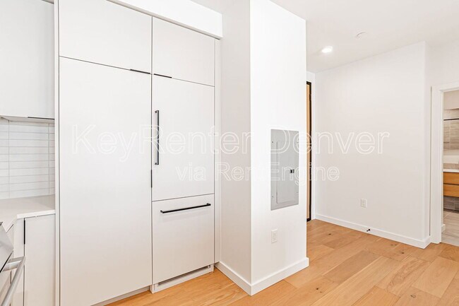 Building Photo - 1601 Park Ave