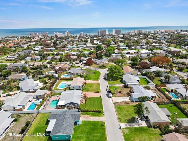 Building Photo - 2076 Abalone Ave