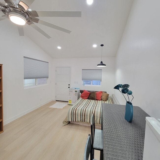 Building Photo - 17351 Bullock St