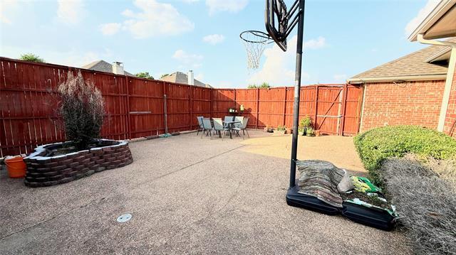 Building Photo - 9312 Vista Cir