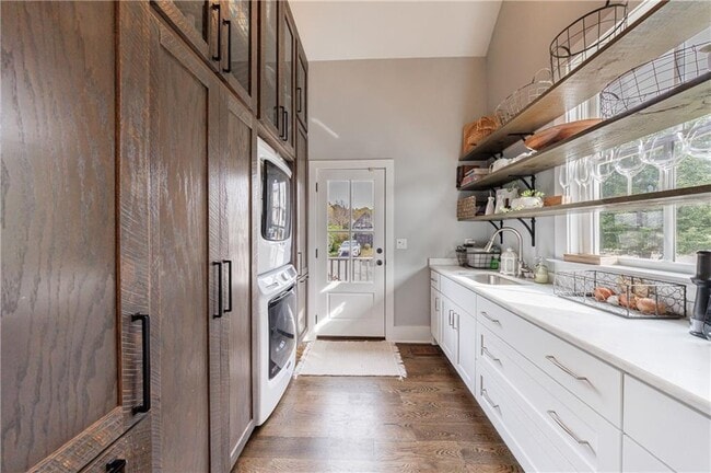 Building Photo - 1000 Loliver Ln