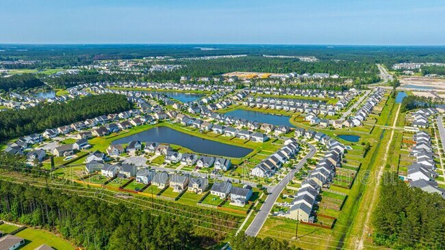 Building Photo - 201 Bigleaf Ct