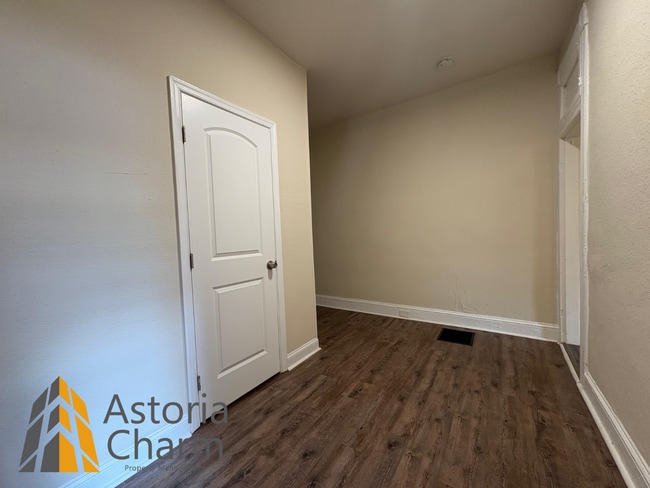 Building Photo - Move-In Ready 4-Bedroom Home with Updated ...