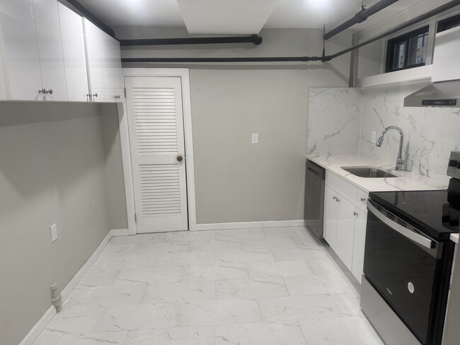 Kitchen/Dining Room - 2437 32nd St