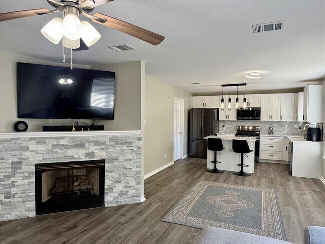 Building Photo - 1002 Port Daniel Dr