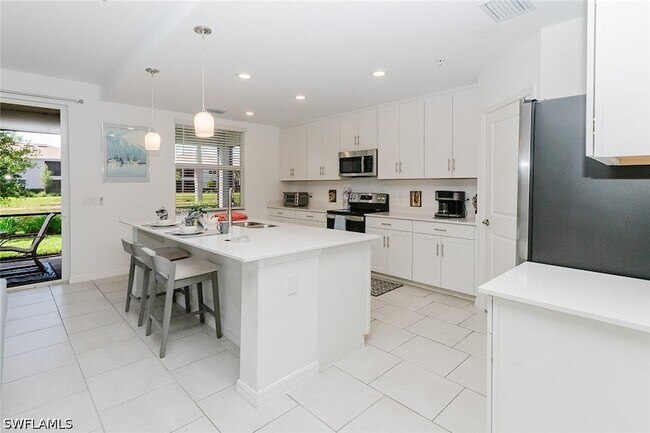 Building Photo - 5739 Oakmont Ct