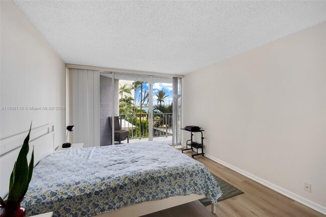 Building Photo - 7601 E Treasure Dr