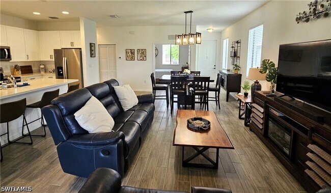 Building Photo - 5032 Arancia Ln