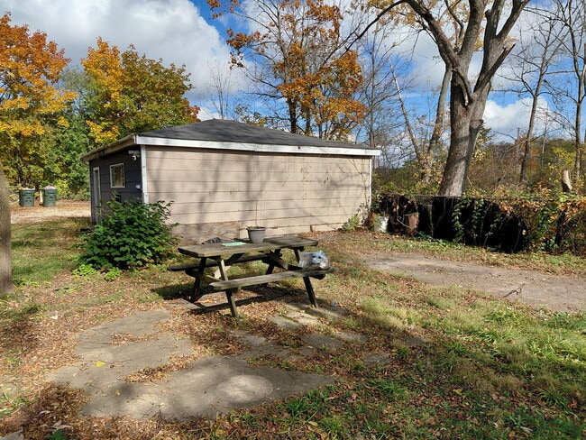 Building Photo - 1485 W Dundee Rd