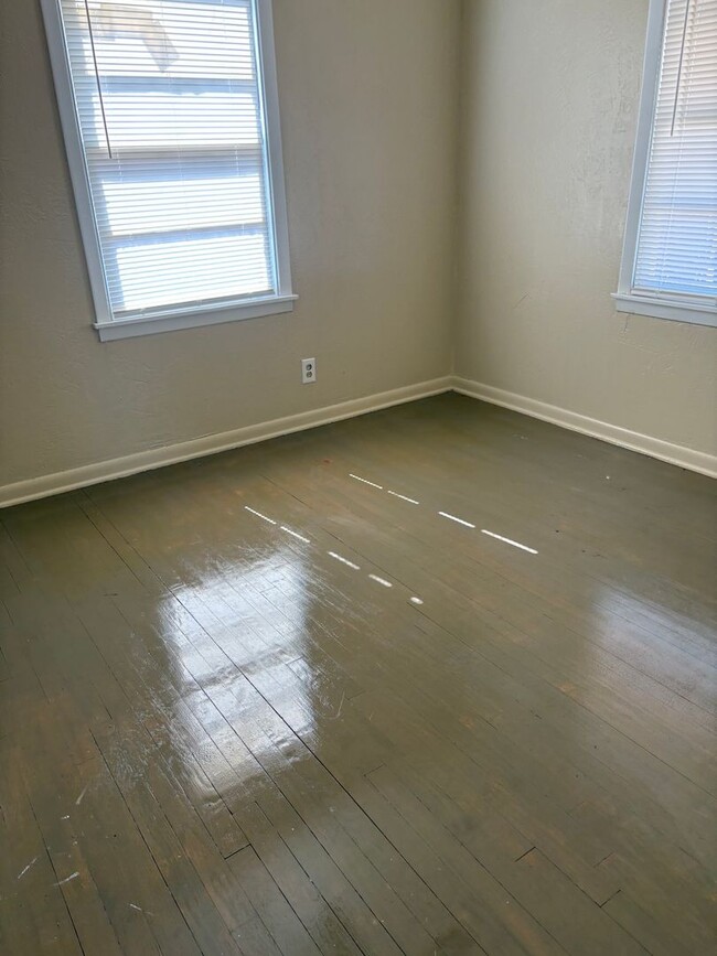 Building Photo - 1948 S Roosevelt St