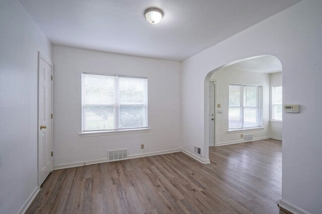 Building Photo - 5159 E 16th St