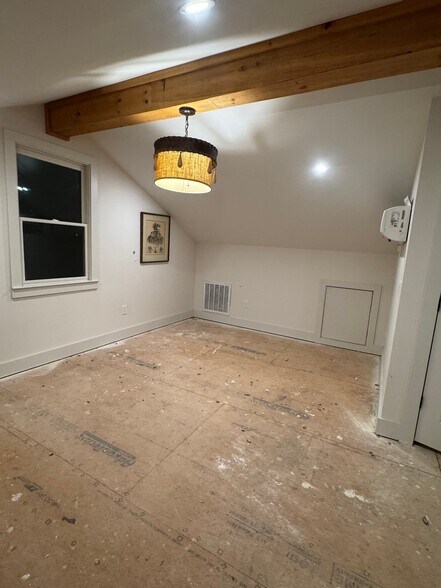 Building Photo - 104 Hamby St