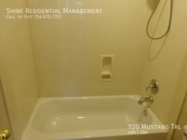 Building Photo - 920 Mustang Trail