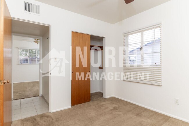 Building Photo - Quaint Home in an Established Neighborhood