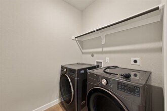 Building Photo - 21630 Wave Holw Dr
