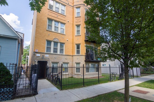 Primary Photo - 3510 W Cortland St