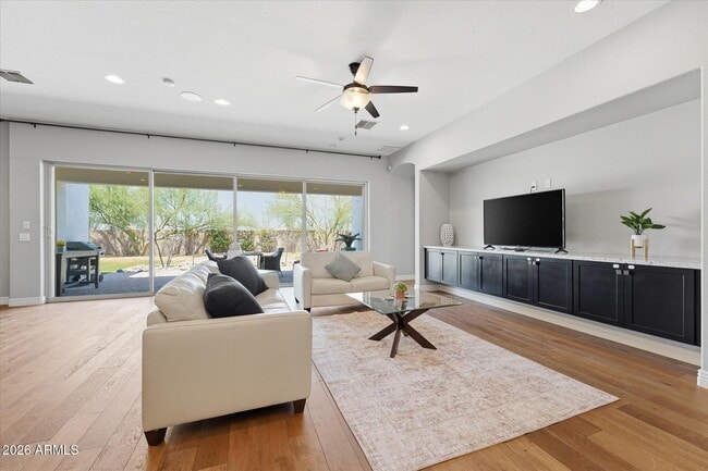 Building Photo - 4254 E Valencia Dr