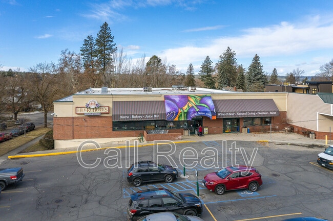 Building Photo - 827 W 11th Ave