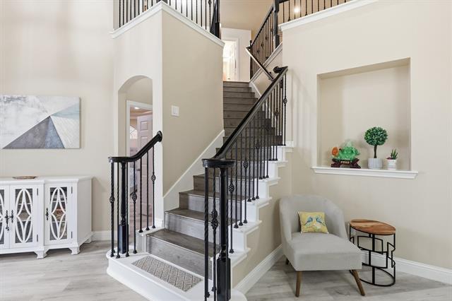 Building Photo - 2122 Trickling Creek Dr