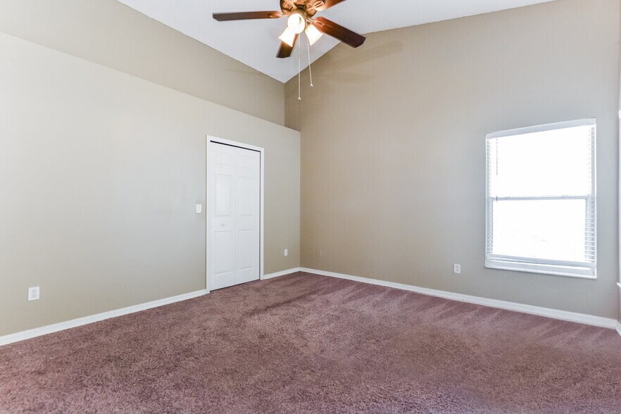 Building Photo - 2113 Carpathian Dr