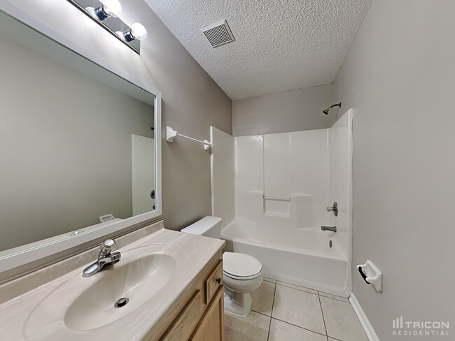 Building Photo - 8824 Fieldside Ct
