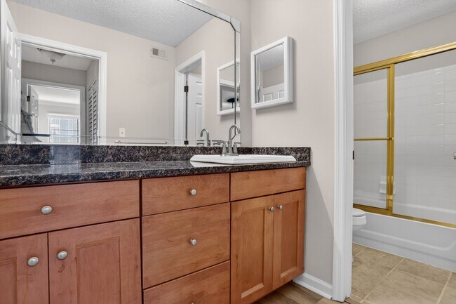 Building Photo - 534 Granville Ct