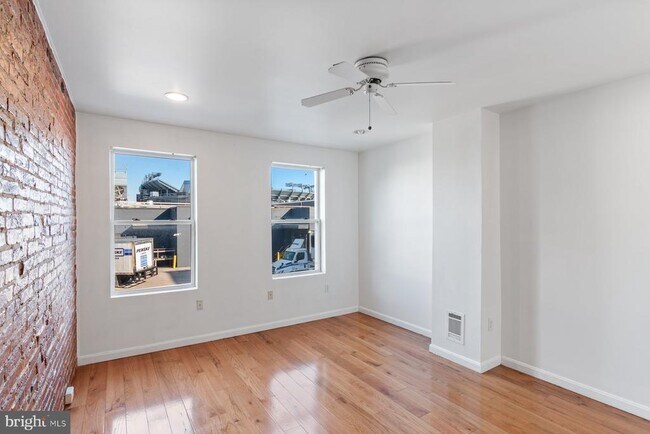 Building Photo - 1004 South Paca St