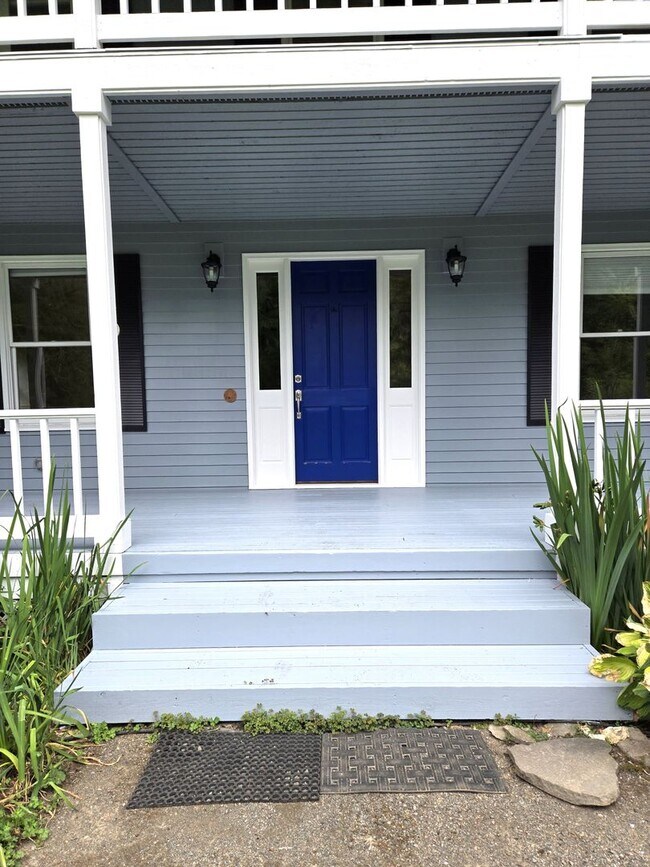 Building Photo - Exceptional Property! Walking Trails, Pond...