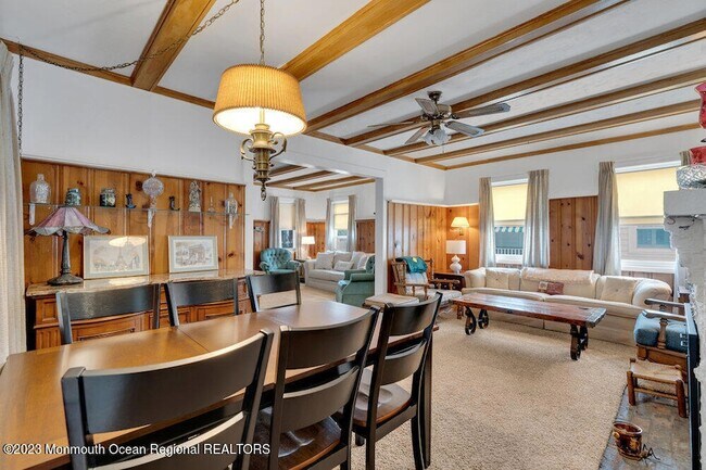 Building Photo - 683 Main Ave