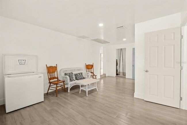 Building Photo - 31300 US-441