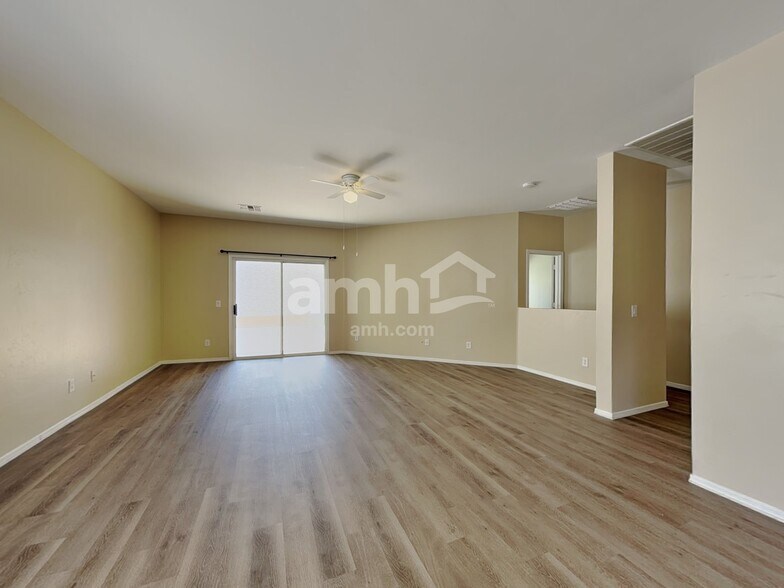 Building Photo - 9376 N Grasshopper Dr