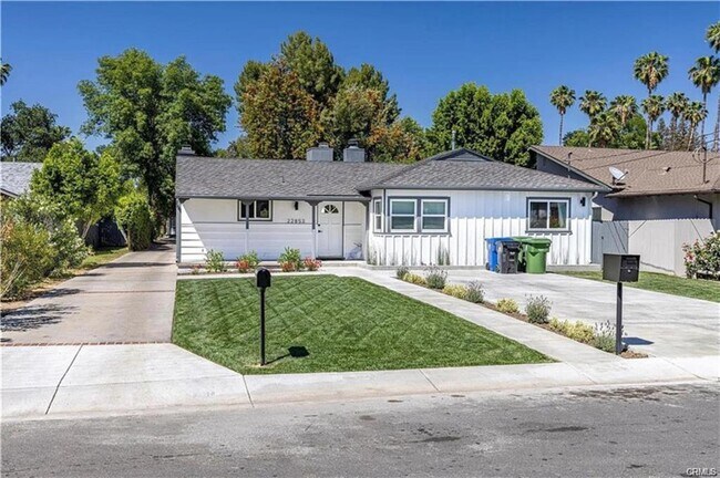 Building Photo - 22853 Dolorosa St