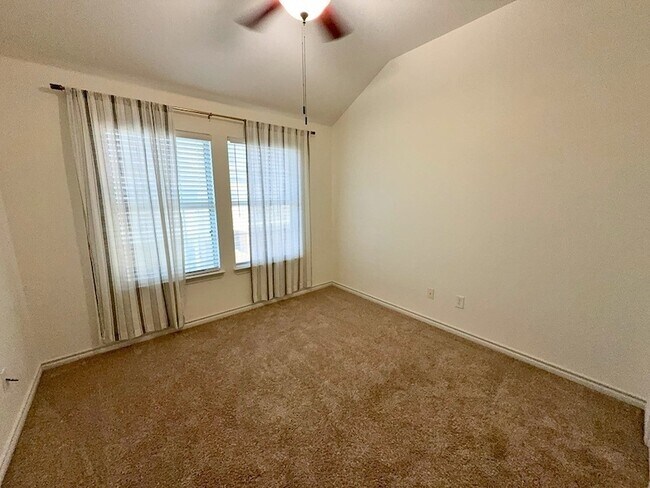 Building Photo - 12614 Oceanside Dr