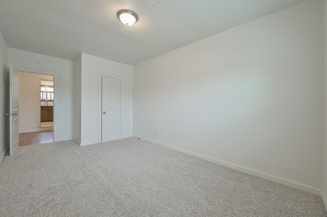 Building Photo - 1401 SW 60th St
