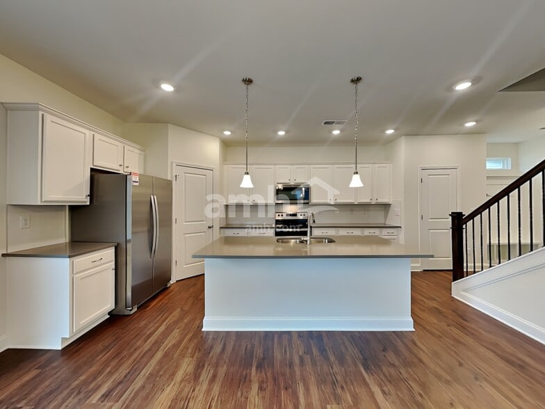 Building Photo - 7208 Garrett Ct