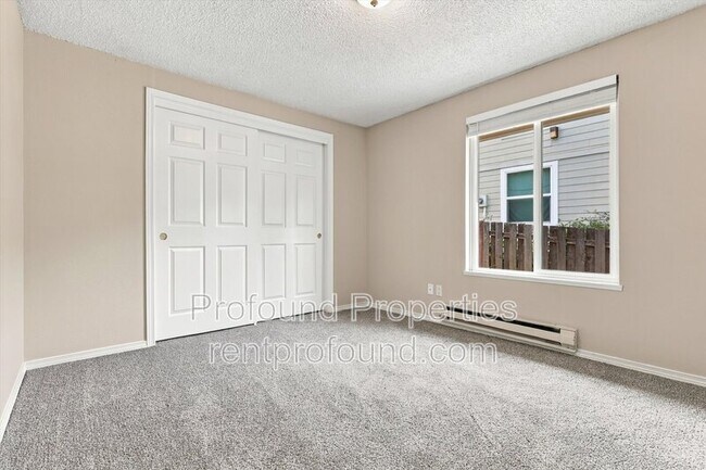 Building Photo - 12225 SW Gingham Ln