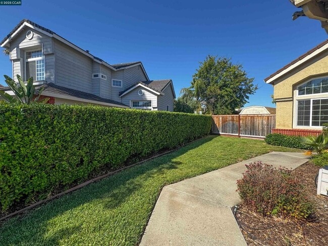 Building Photo - 115 Bermuda Ct