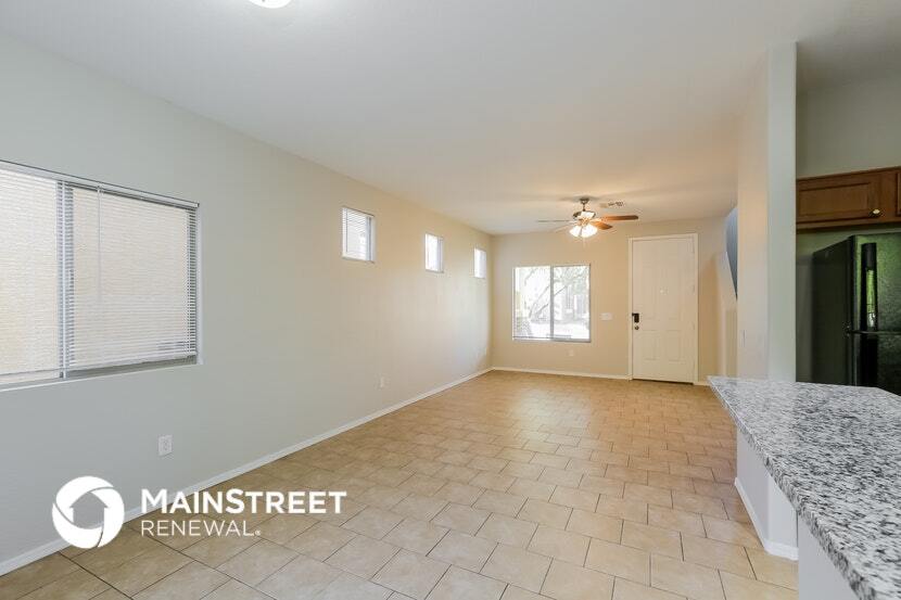 Building Photo - 9548 E Bramble Ave