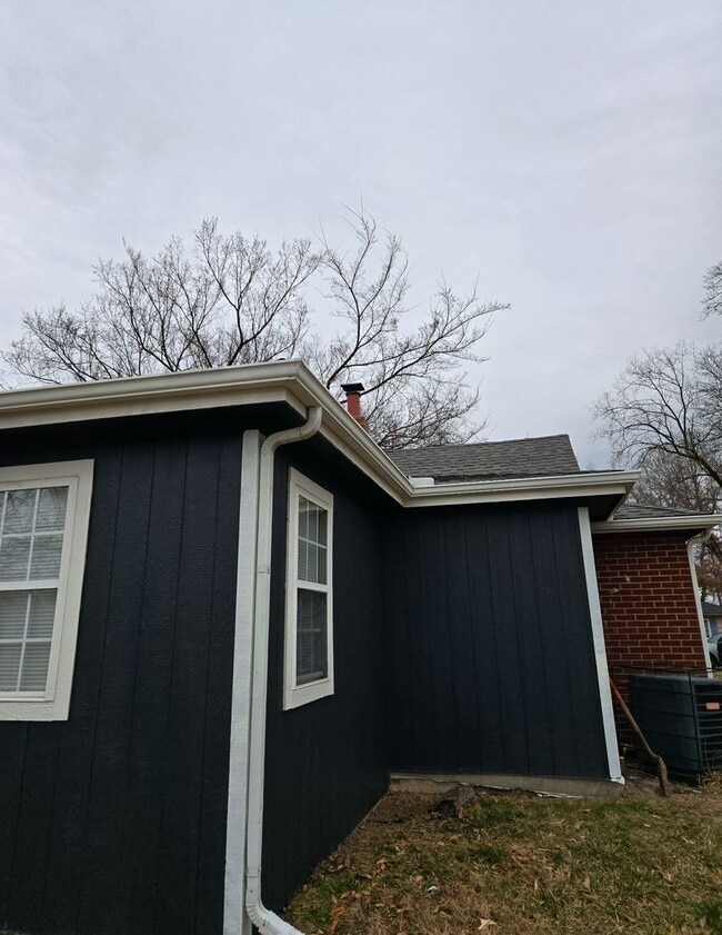 Building Photo - 7924 Agnes Ave