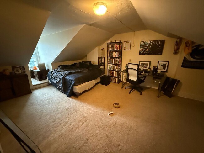 Building Photo - 1911 Jane St