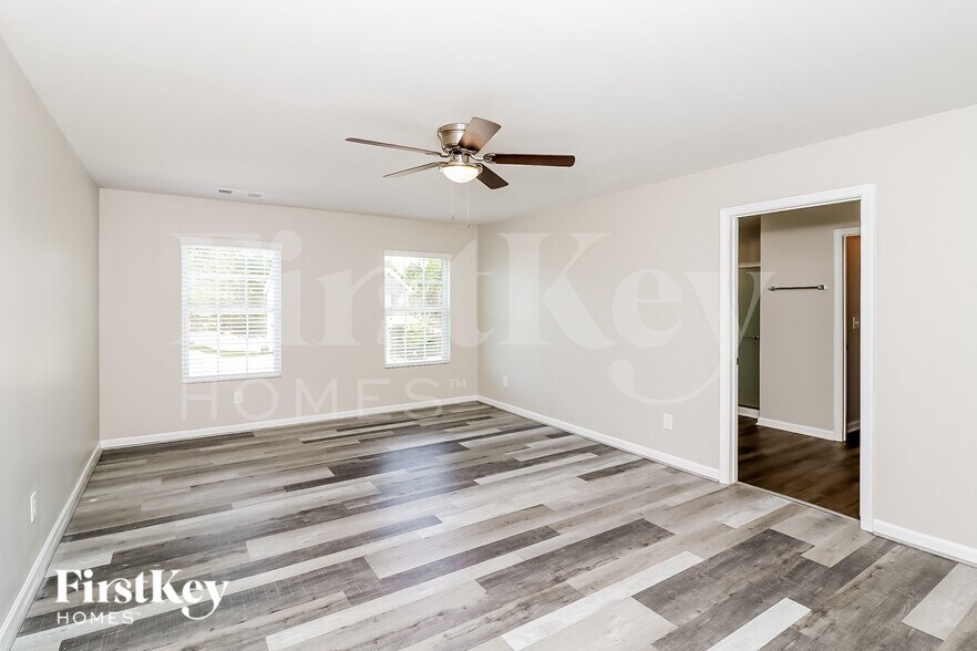 Building Photo - 108 Hollyhock Ln