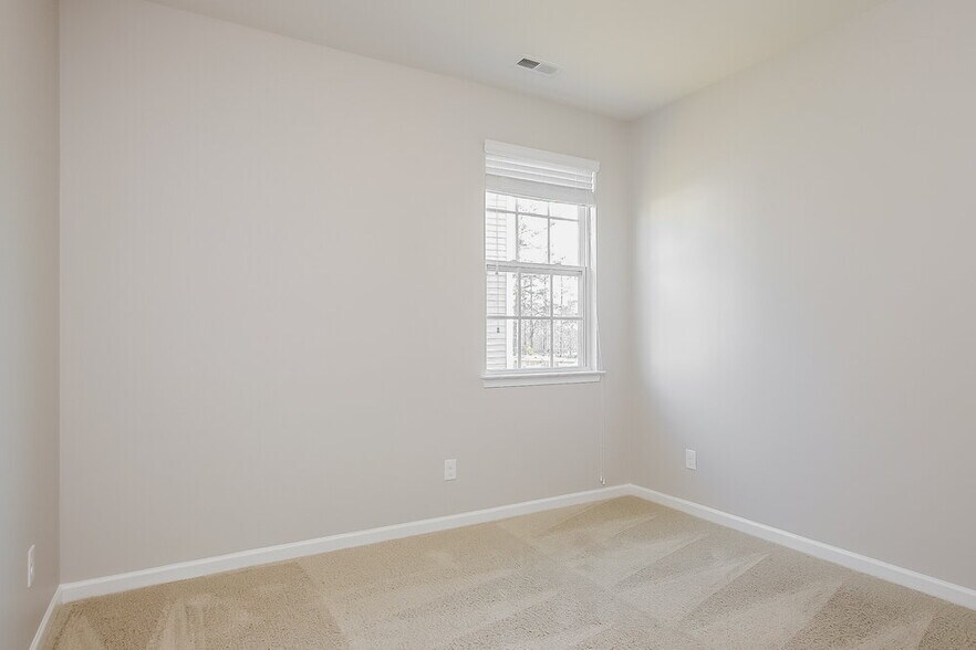 Building Photo - 621 Rose Mallow Dr