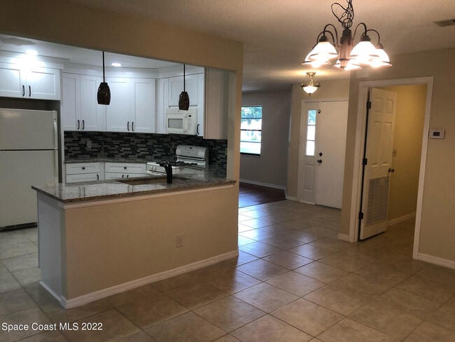 Building Photo - 3137 Village Park Dr