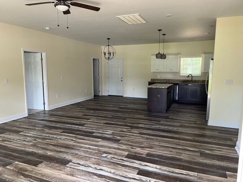 Building Photo - 5712 Grubb Rd