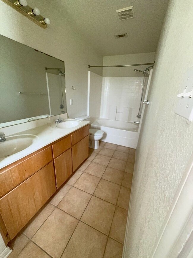 Building Photo - 2801 Seabiscuit Dr