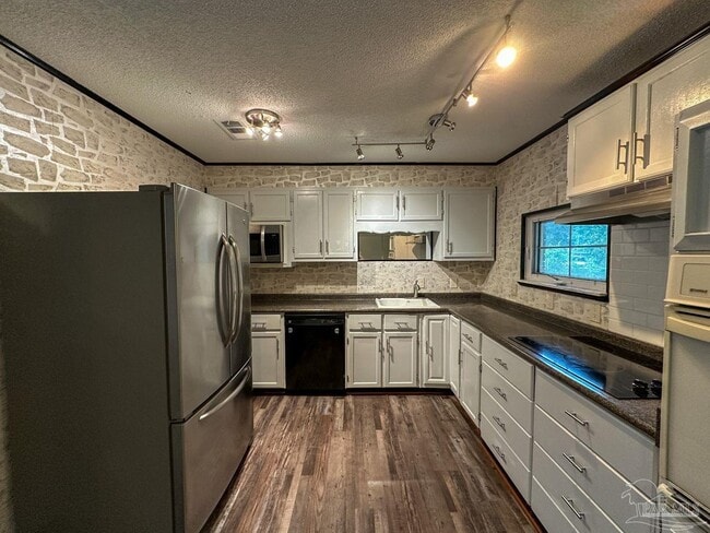 Building Photo - 4406 Nora Ave